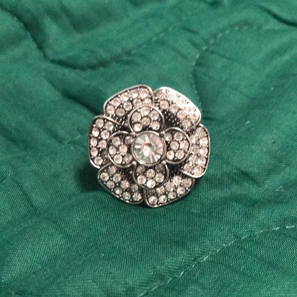 flower ring *Free* with $50 purchase